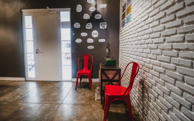 RedDoorz near Lokasari Square Jakarta