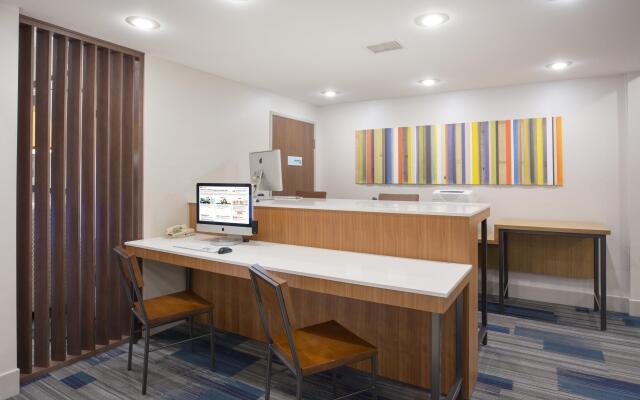 Holiday Inn Express & Suites Amarillo by IHG