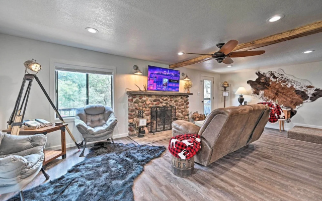 Hot Tub, Game Room: Dog-friendly Pine Cabin!