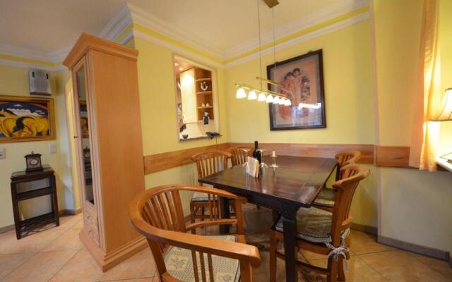 Reet - Eckhaus 17f "moosbeere"