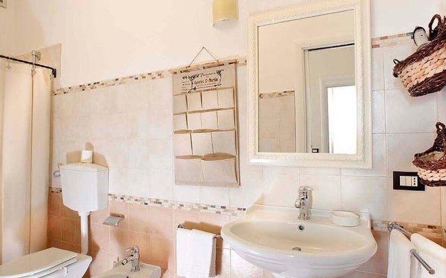 Ancient Countryside Residence With Pool, In The Heart Of The Baroque Sicily.
