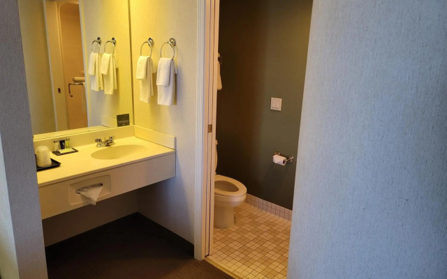 Sleep Inn & Suites Bay View Acme - Travers City