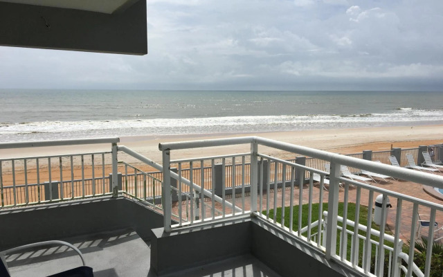 Arya Blu Inn & Suites