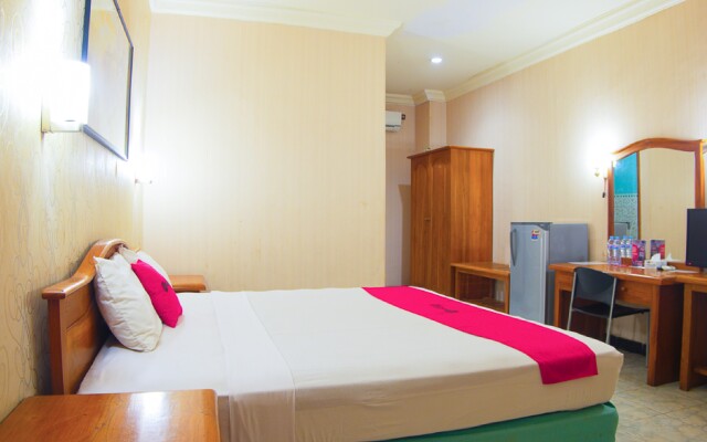 RedDoorz Plus @ Hotel Pantai Timor