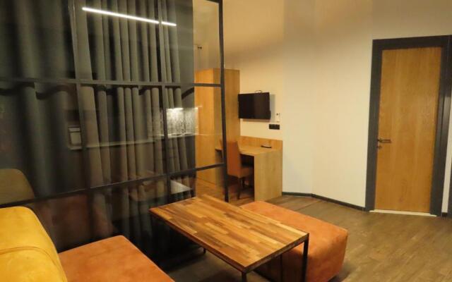 2BR loft apartment near Liberty square