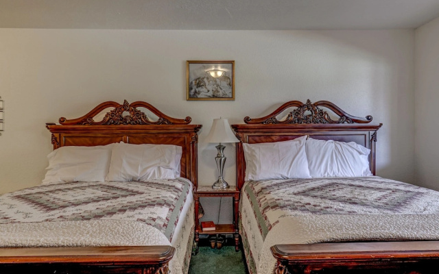 The Snuggle Inn