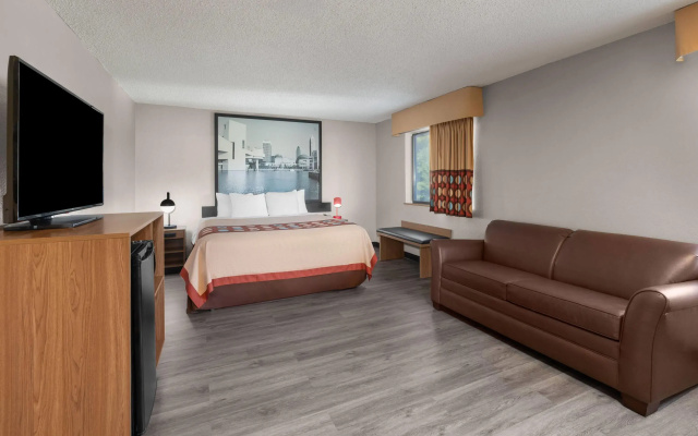 Super 8 by Wyndham Kent/Akron Area