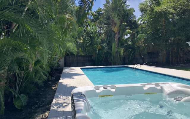 Casa Ria Luxury House w Private Pool Near Aventura Mall