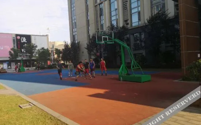 Vienna International Hotel (Nanchang Honggutan Xuefu Avenue)