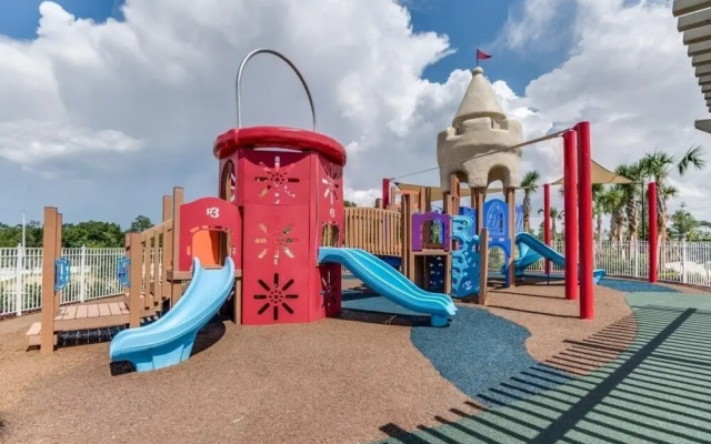 Orlando Newest Resort Community Town Home 5 Bedroom Townhouse by Redawning