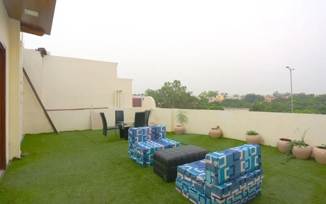 Oyo 41667 Paschim Vihar Inn