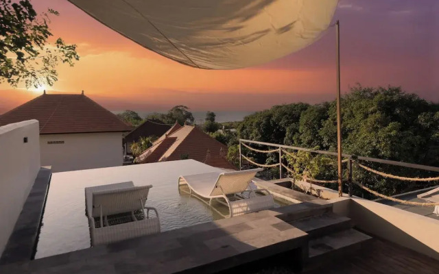 Samstiti Pool Suites Bingin Beach
