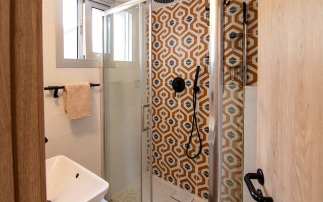 Phaedrus Living: Seaview Studio Suite Lighthouse 52