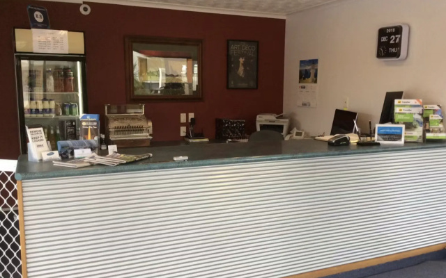 Palm City Motor Inn – Lobby – Napier
