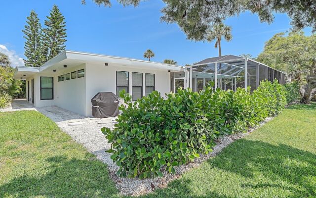 The Windward House 3 Bedroom Home by RedAwning