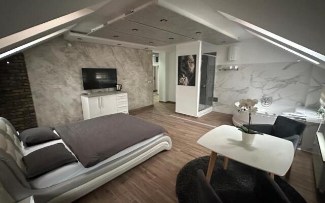 Seti gorgeous apartments with jacuzzi