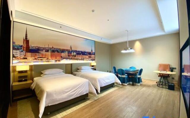 Vienna International Hotel (Luoding Xicheng Duxuan Branch)
