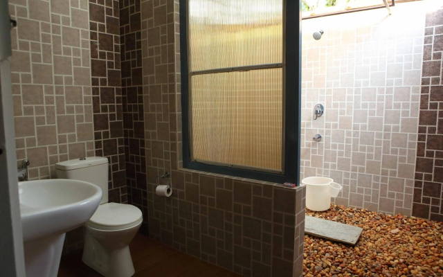 Kurialacherry House Alleppey – Bathroom – Champakulam