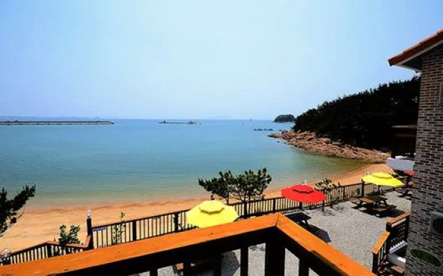 Mongsanpo Sound of Sea Wave Pension