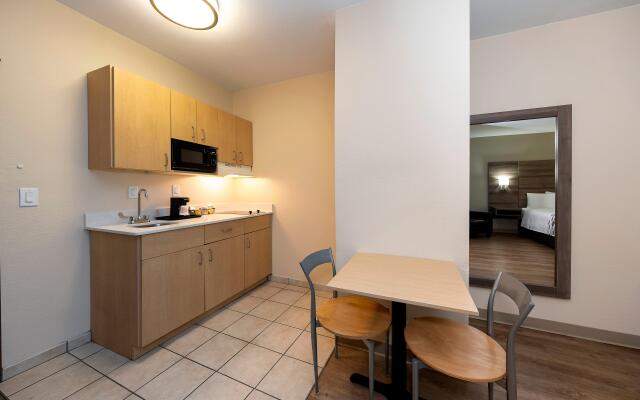 Red Roof Inn Panama City