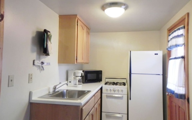 Oak Knoll Lodge
