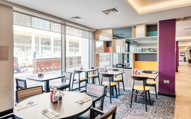 Premier Inn Banbury Town Centre (Castle Quay)