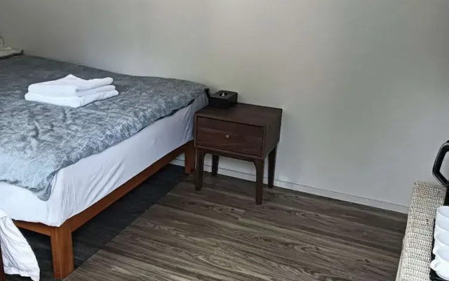 1 Bedroom garden chalet 7B