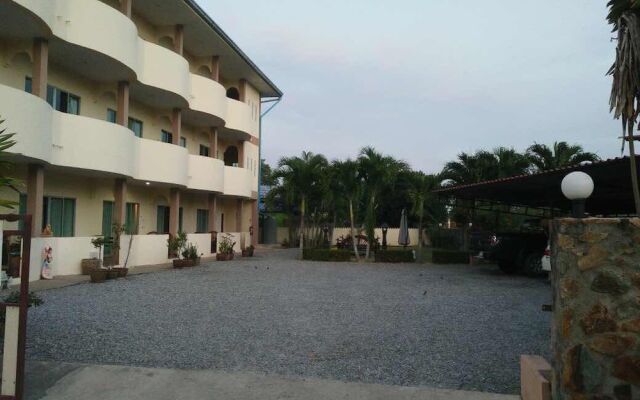 Baan The One Bang Saray By RoomQuest