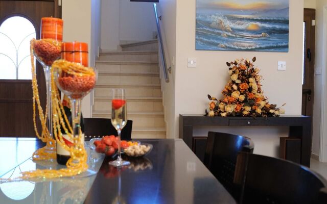 Vineland Holiday Villas