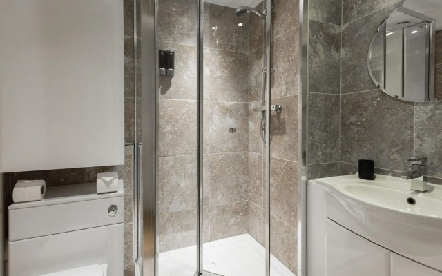 Platinum Apartment Next to Westminster 9983