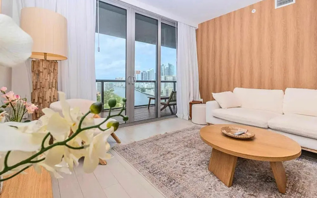 Luxury Ocean Views Apt 1208