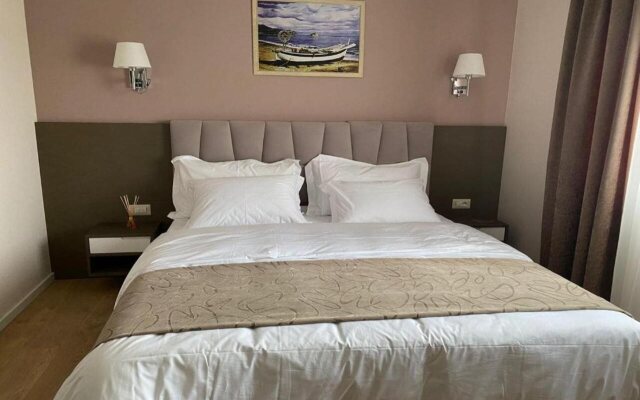 Doanesia Premium Hotel And Spa Tirana