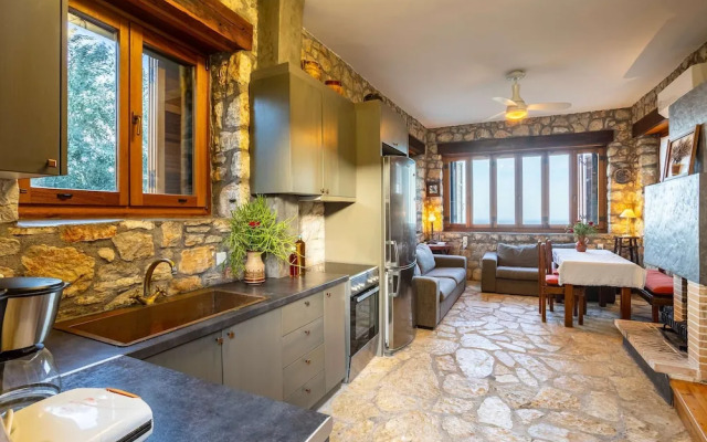 Stone Farmhouse in Groves - Sea Mountain Views