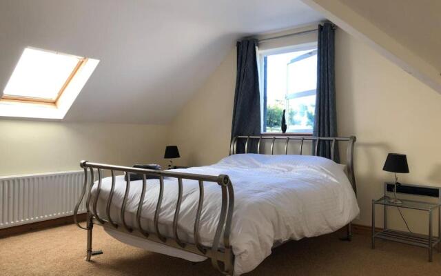 Modern Six Bedroom House Westport