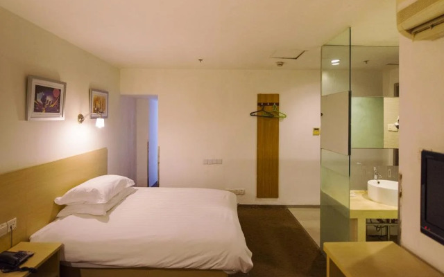 Motel 168 Shanghai Waigaoqiao Pilot FTZ Zhouhai Road Branch