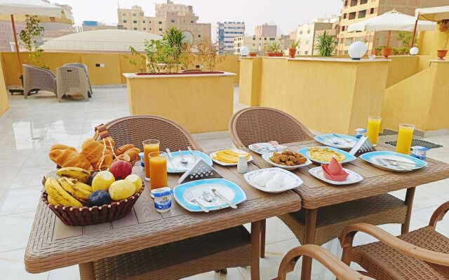 DISCOVER Pyramids inn