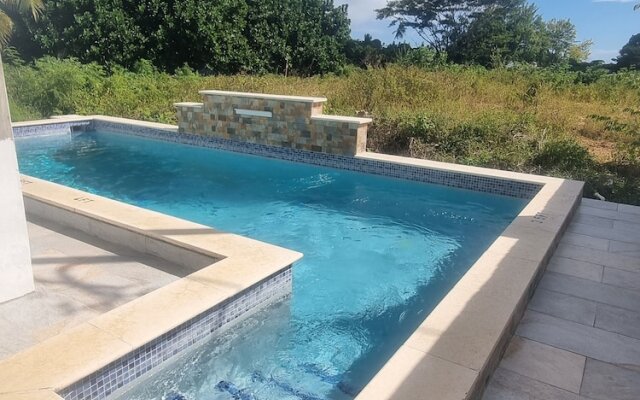 Diamond Cut Villa & Suites