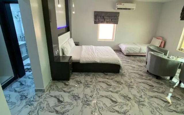 Marina Suhar Hotel