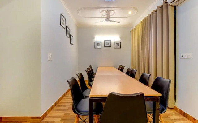 OYO 75115 SilverKey Executive Stays 75115 Discovery Suites