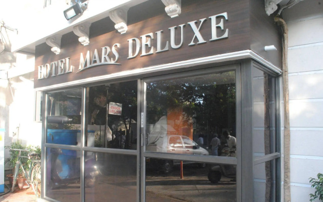 Deluxe Hotel