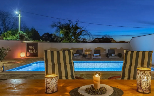 Modern Home With Swimming Pool and Wellness