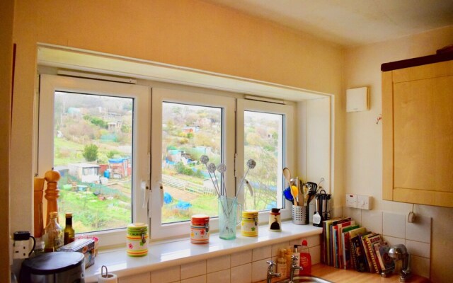 1 Bedroom Apartment With Balcony And Seaviews