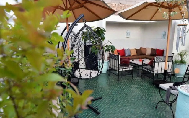 Riad Sardinas & Chili