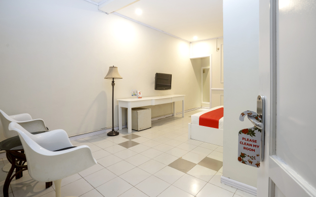 OYO 891 Hotel Gading Kencana