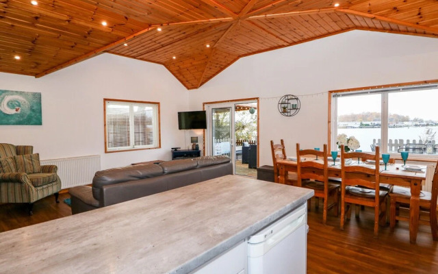 Teal Lodge