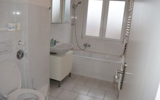 AB Apartment 13