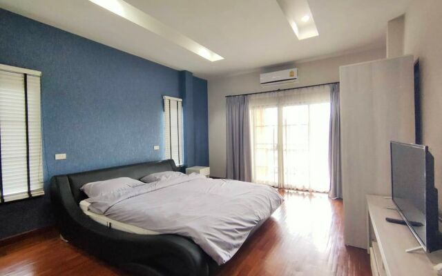 Lan House Pool Villa