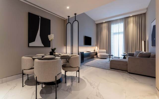 Lusso Hometels J One