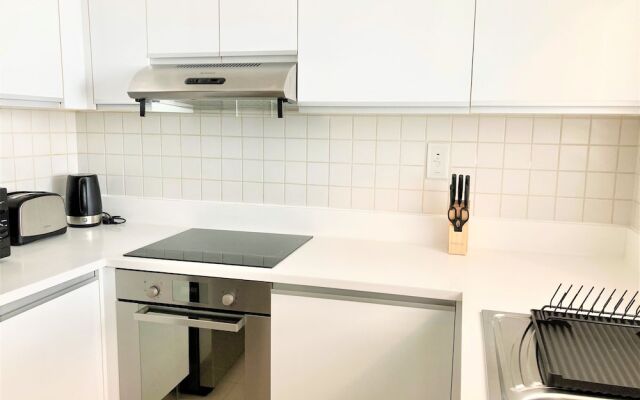 Luxurious Stay at the Walk JBR