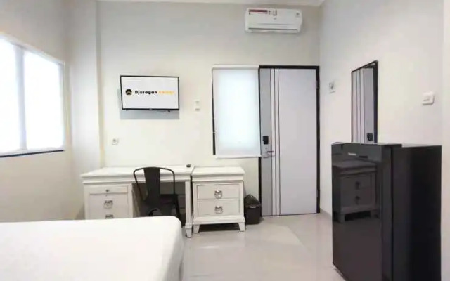 Djuragan Kamar Bandahara